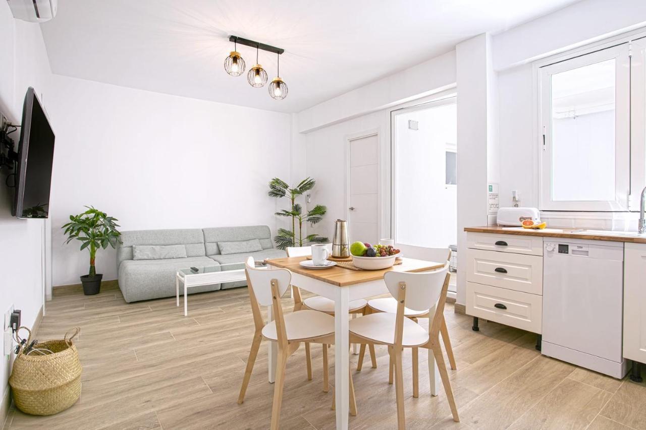 Precioso Apartamento Con Patio Malaga Exterior photo